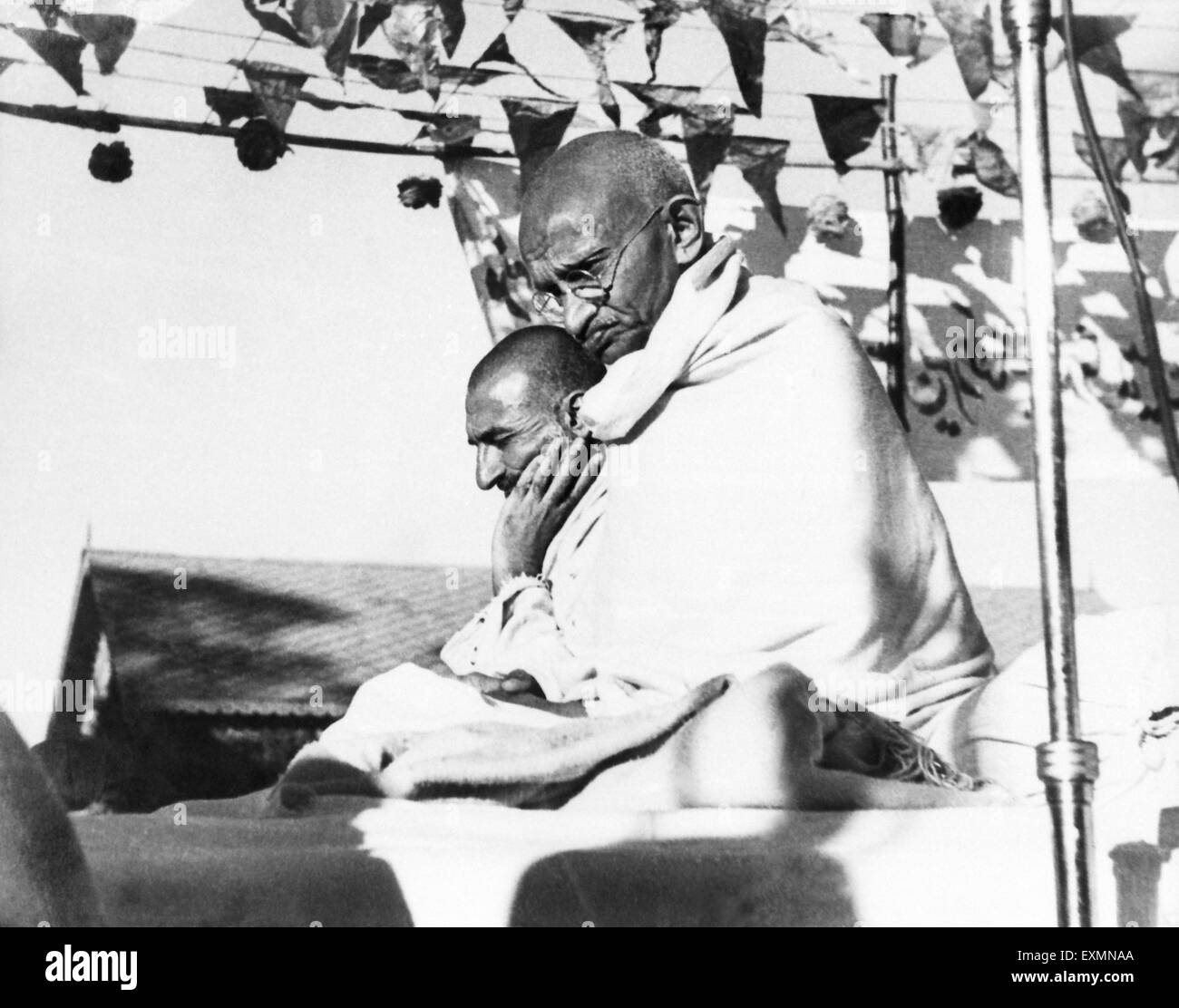 Mahatma Gandhi and Khan Abdul Gaffar Khan at a public meeting during ...