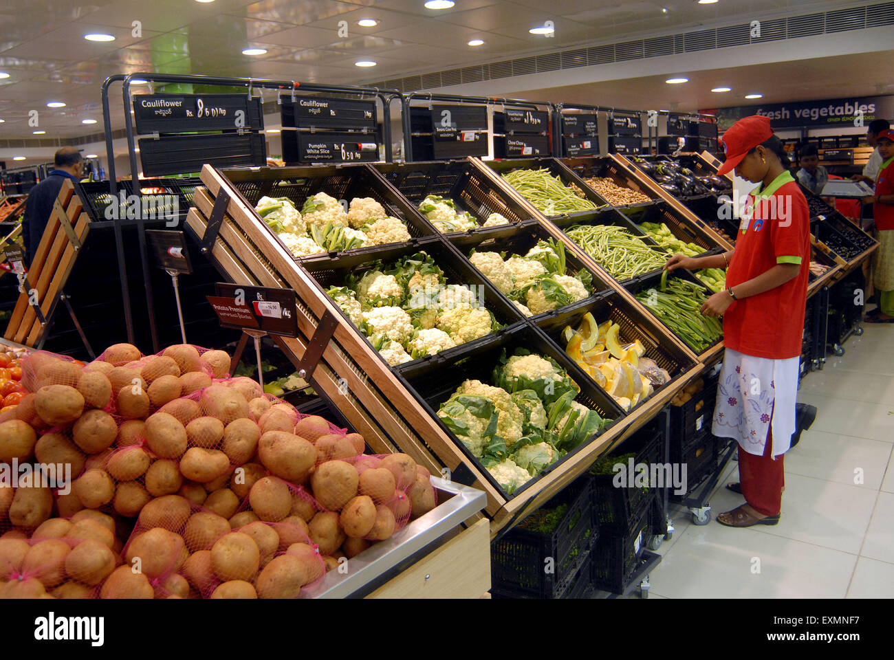 Verduras en venta, Reliance Fresh, almacén departamental, Reliance Retail,  supermercado, Hyderabad, Andhra Pradesh, Telengana, India, Asia Fotografía  de stock - Alamy