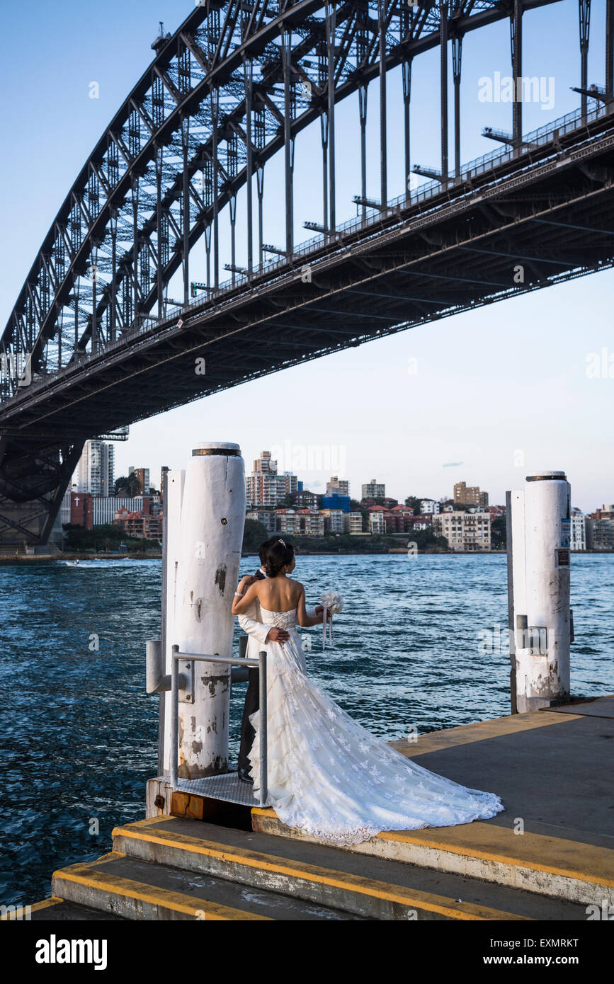 Couple posing for wedding photographs, Sydney, Australia Stock Photo
