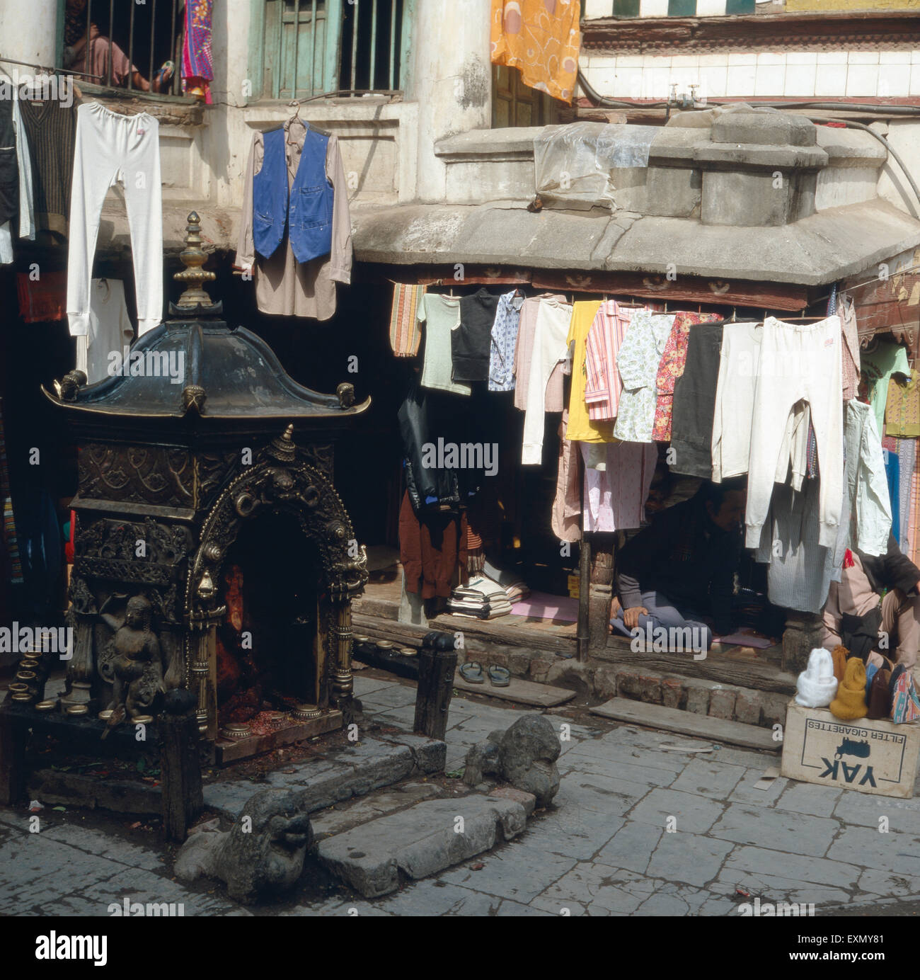 Der Basar von Asan in Kathmandu, Nepal 1970er Jahre. The bazaar at Asan in Katmandu, Nepal 1970s. Stock Photo