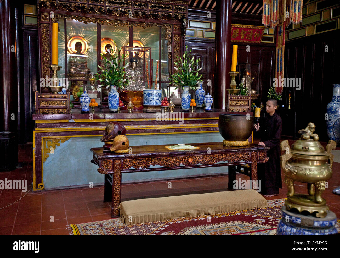 Interieur du temple hi-res stock photography and images - Alamy