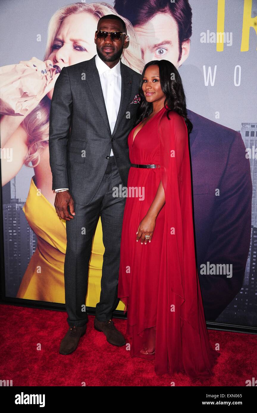 Lebron james and savannah brinson hi-res stock photography and images ...