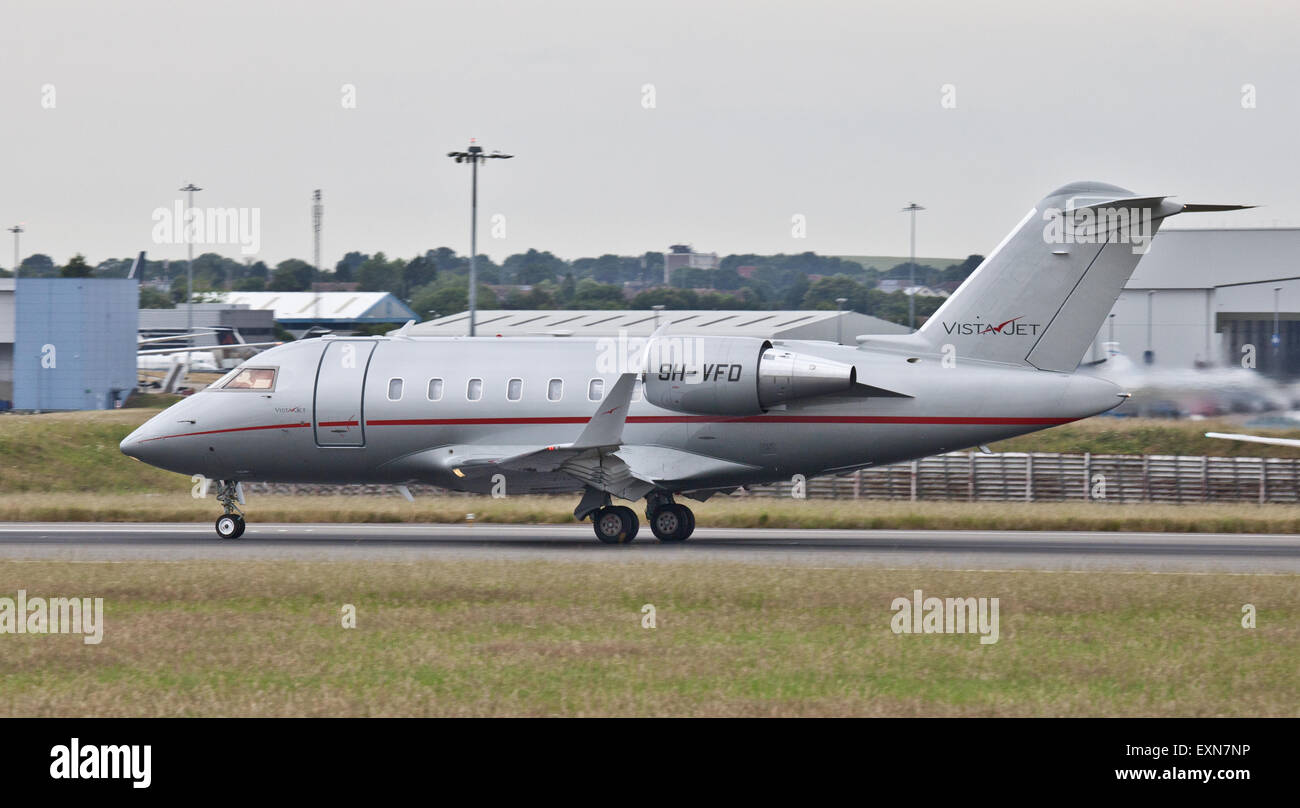 Vistajet corporate jet landing hi-res stock photography and images - Alamy