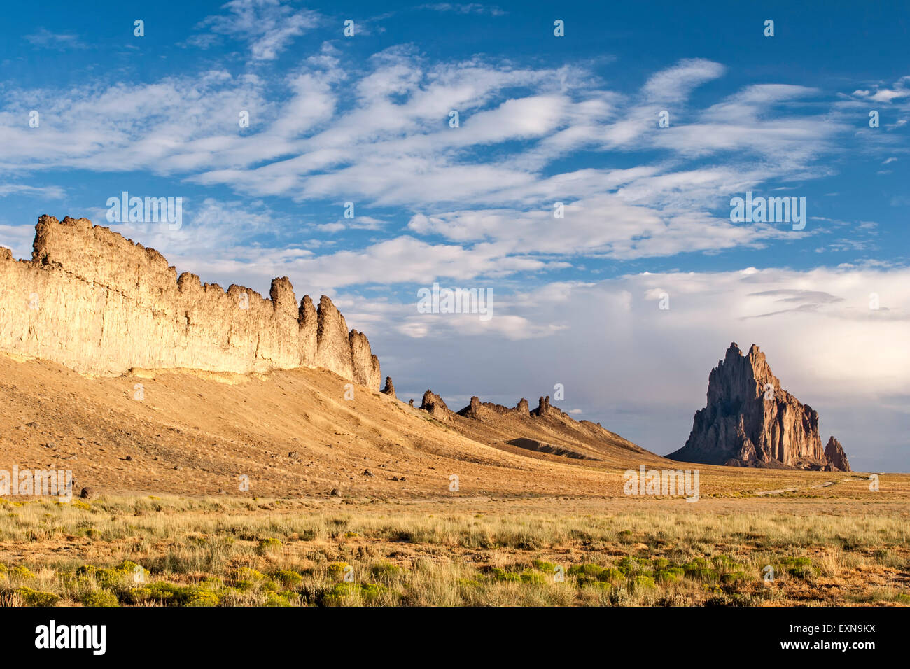 Volcanuic Ridge Volcanic ridge and Shiprock, New Mexico USA Stock Photo - Alamy