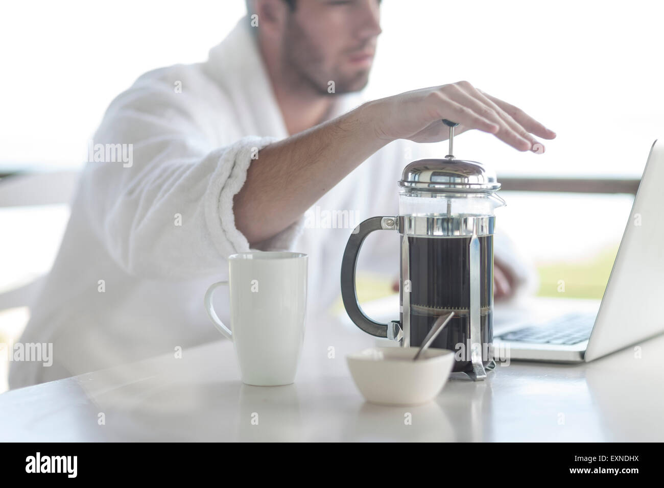 Kanal Paar Angst coffee pot with plunger Mordrin Bauch Vorabend