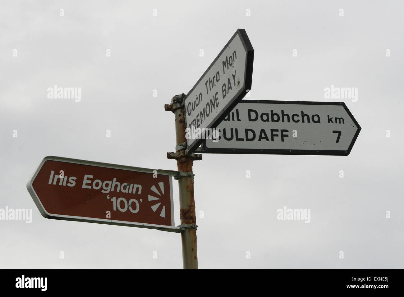 Road Signs Ireland Stock Photos & Road Signs Ireland Stock Images Alamy
