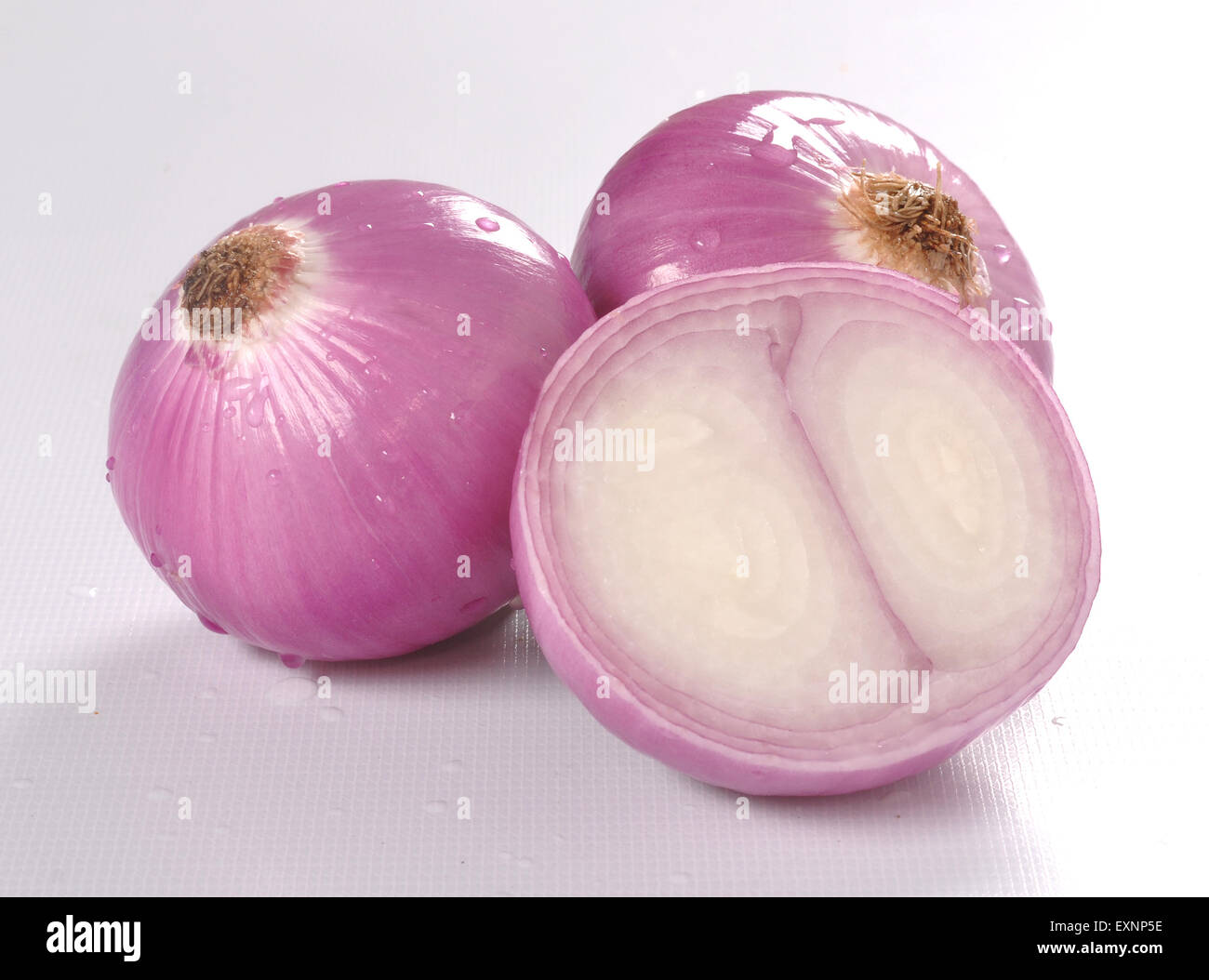 Fresh raw white onions hi-res stock photography and images - Alamy