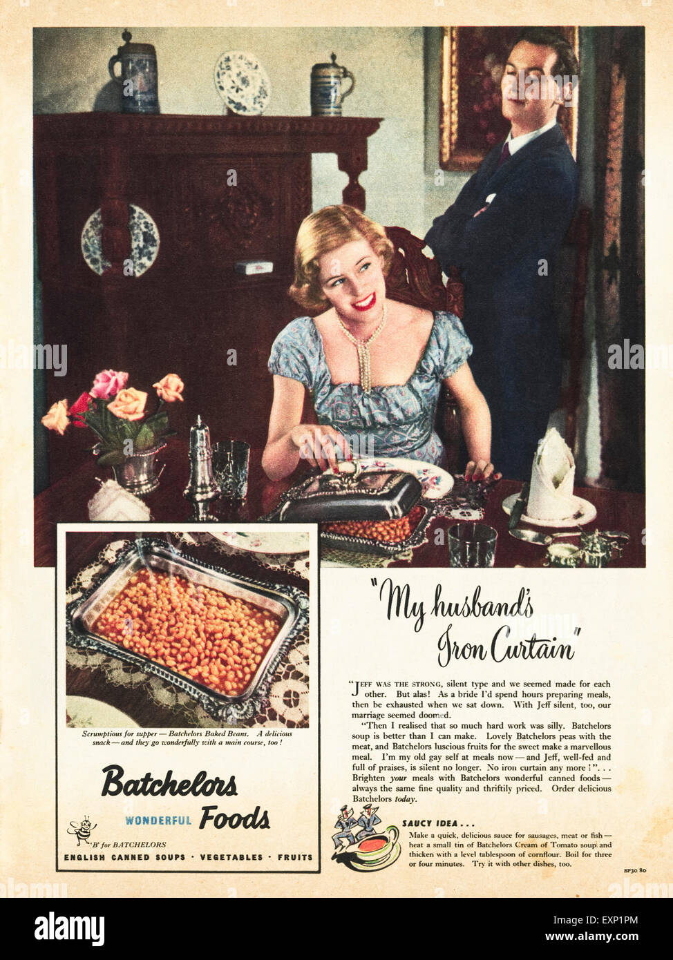 1950s advertisement circa 1951 magazine advert for BATCHELORS FOODS featuring baked beans, housewife & husband Stock Photo