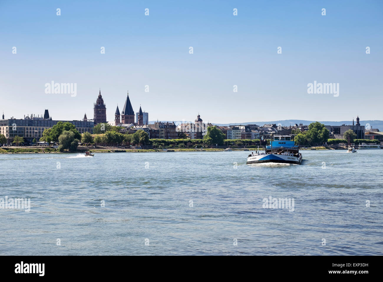 Cityscape with Mainz Cathedral, view across the Rhine from the Mainspitze in Ginsheim-Gustavsburg, Hesse, Germany Stock Photo