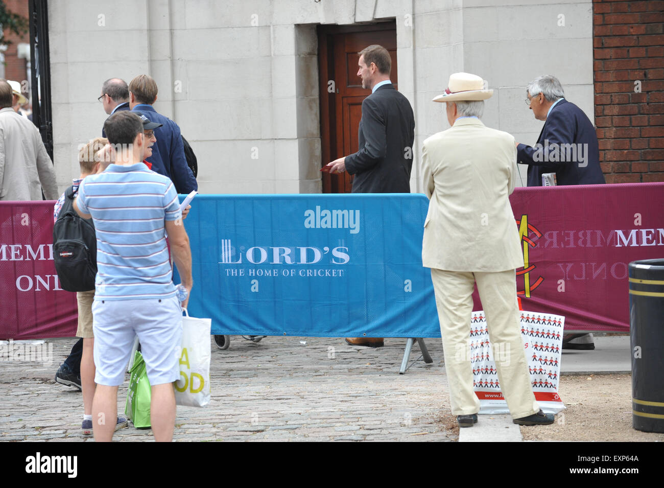 Lord's Test Cricket match queue members queuing Stock Photo Alamy