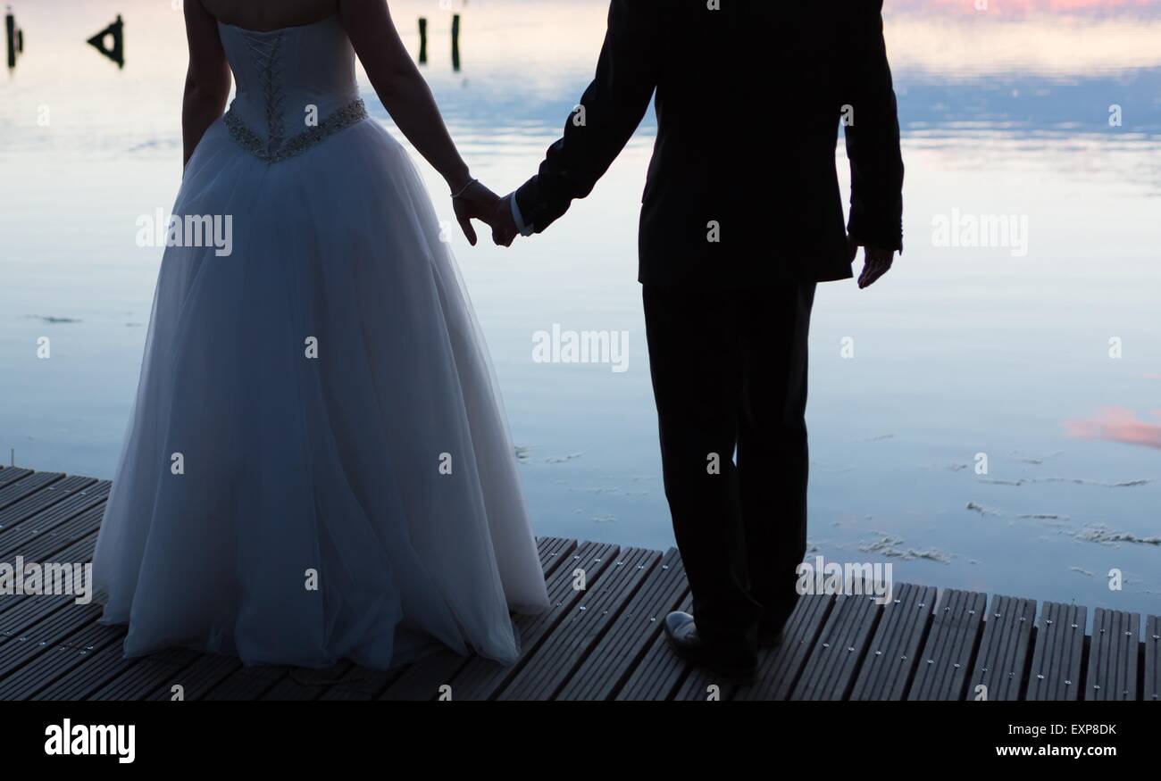 Dance silhouette wedding couple hi-res stock photography and images - Alamy