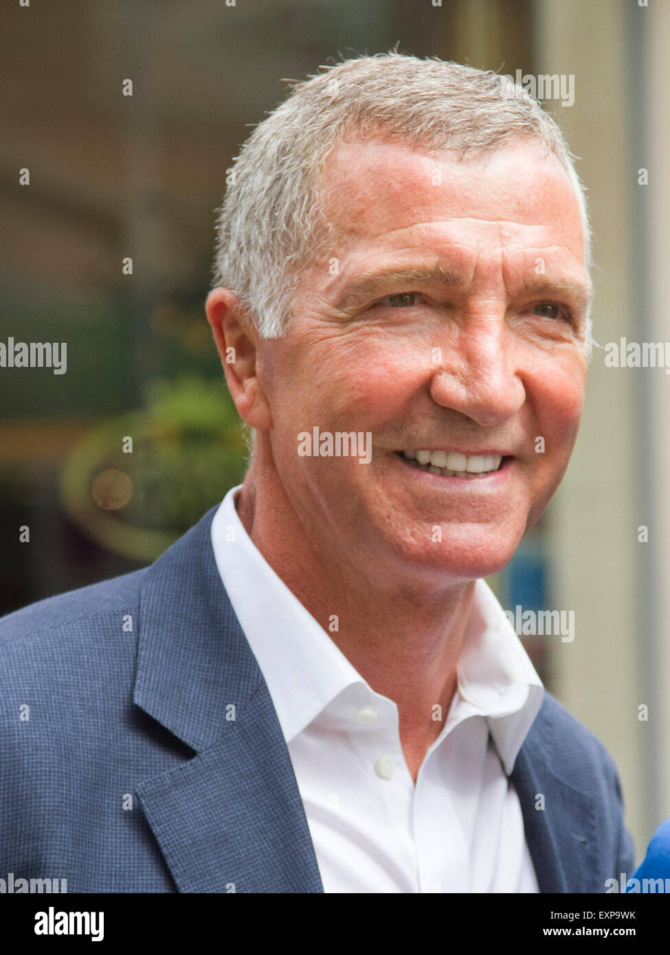 London UK. 16th July 2015. Former Liverpool FC and Glasgow Rangers manager Graeme Souness shopping outside Harrods Knightsbridge Credit:  amer ghazzal/Alamy Live News Stock Photo