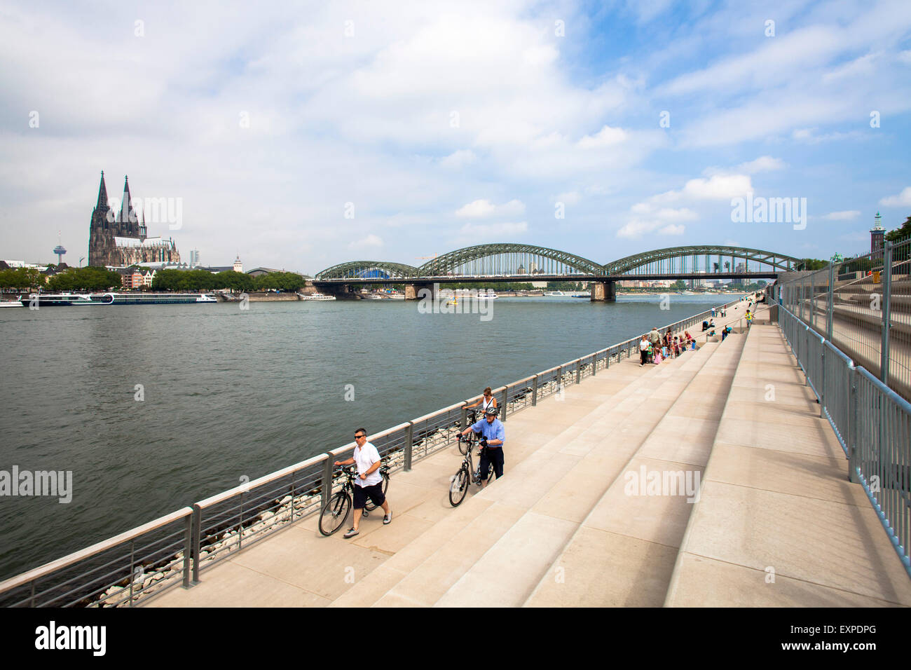 Europe, Germany, North Rhine-Westphalia, Cologne, the Rhine boulevard ...