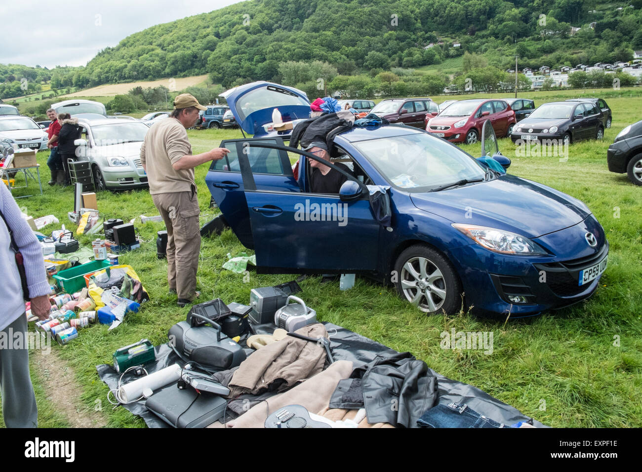 Antiques At An Outdoor Car Boot Sale Stock Photos & Antiques At An ...