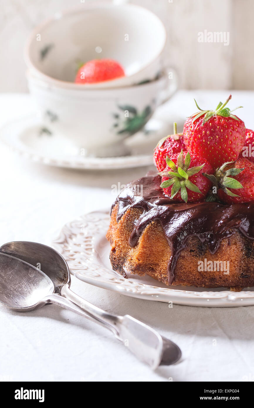 Chocolate cake with strawberries Stock Photo - Alamy