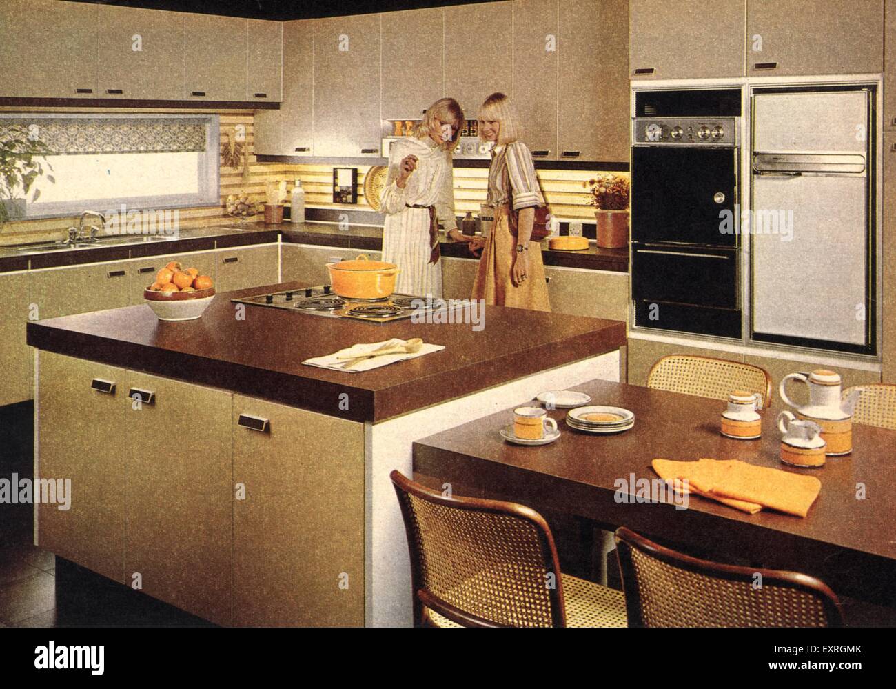 1970s UK Fitted Kitchens Magazine Advert Stock Photo