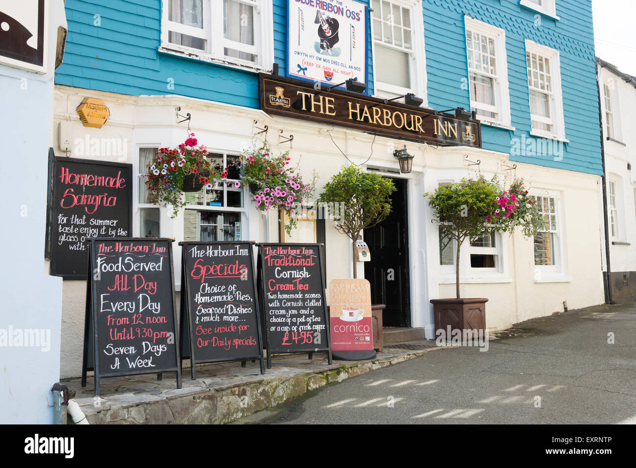 Harbour inn hires stock photography and images Alamy