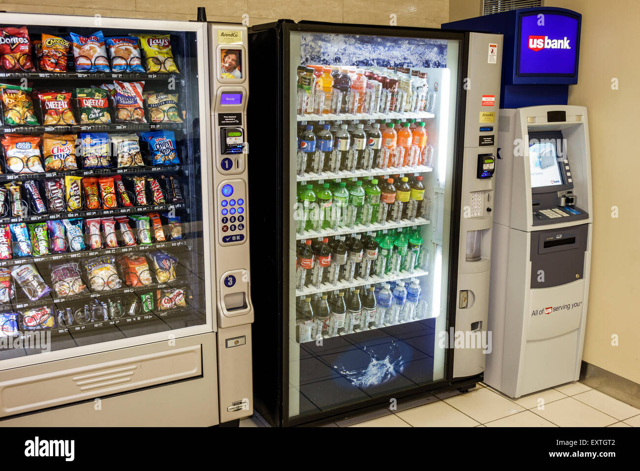 Snacks vending machine hires stock photography and images Alamy