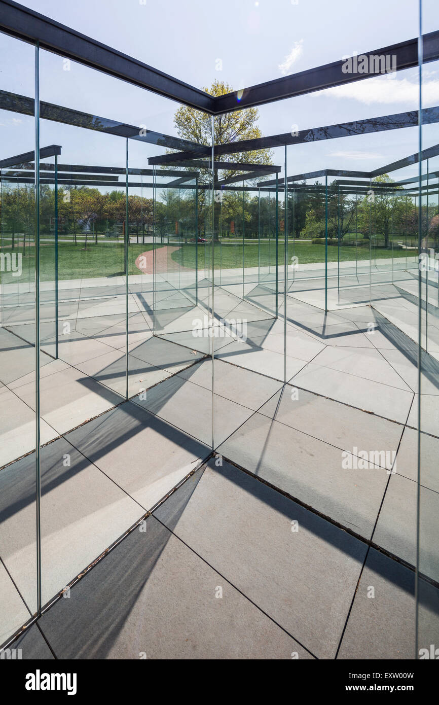 Glass Labyrinth by Robert Morris, 2014, Nelson-Atkins Museum of Art, Kansas City, Missouri, USA Stock Photo