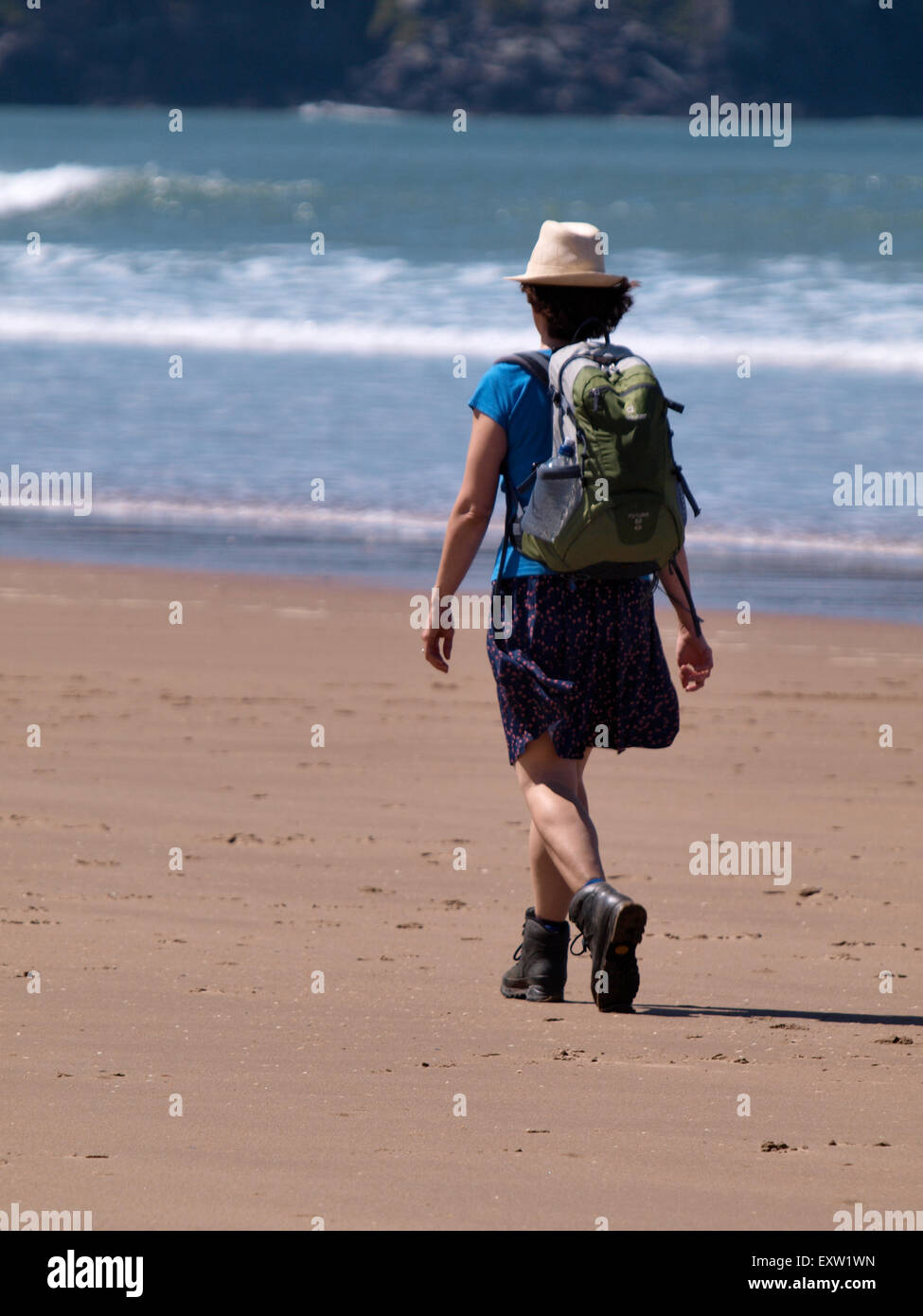 Female hiker hi-res stock photography and images - Alamy