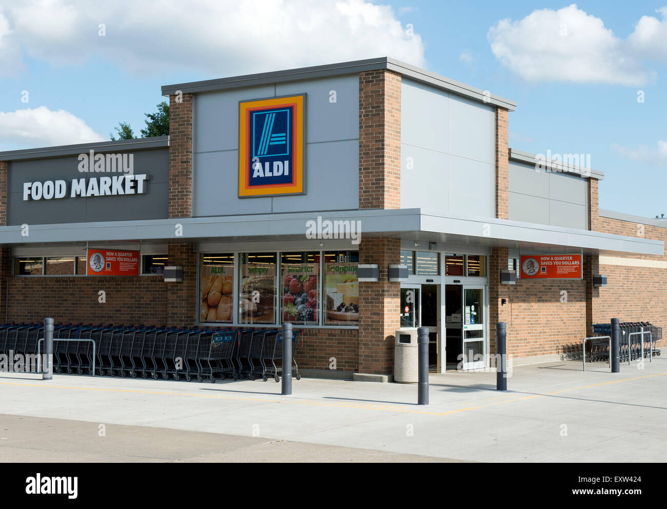 Urbandale, Iowa, USA. 16th July, 2015. An Aldi supermarket in Urbandale