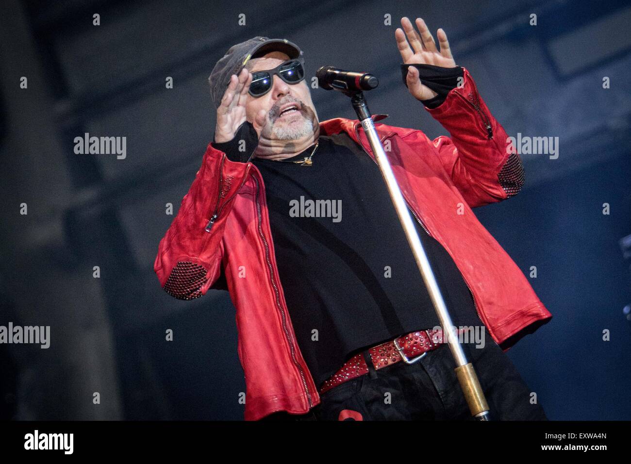 Vasco Rossi performs live in Milan © Roberto Finizio/17�Թ����� Live News Stock Photo