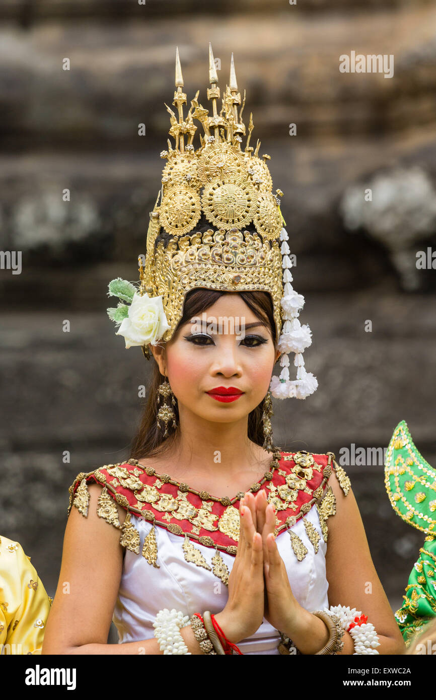 Temple dancer, Apsara dancer in the temple Angkor Wat, Siem Reap ...