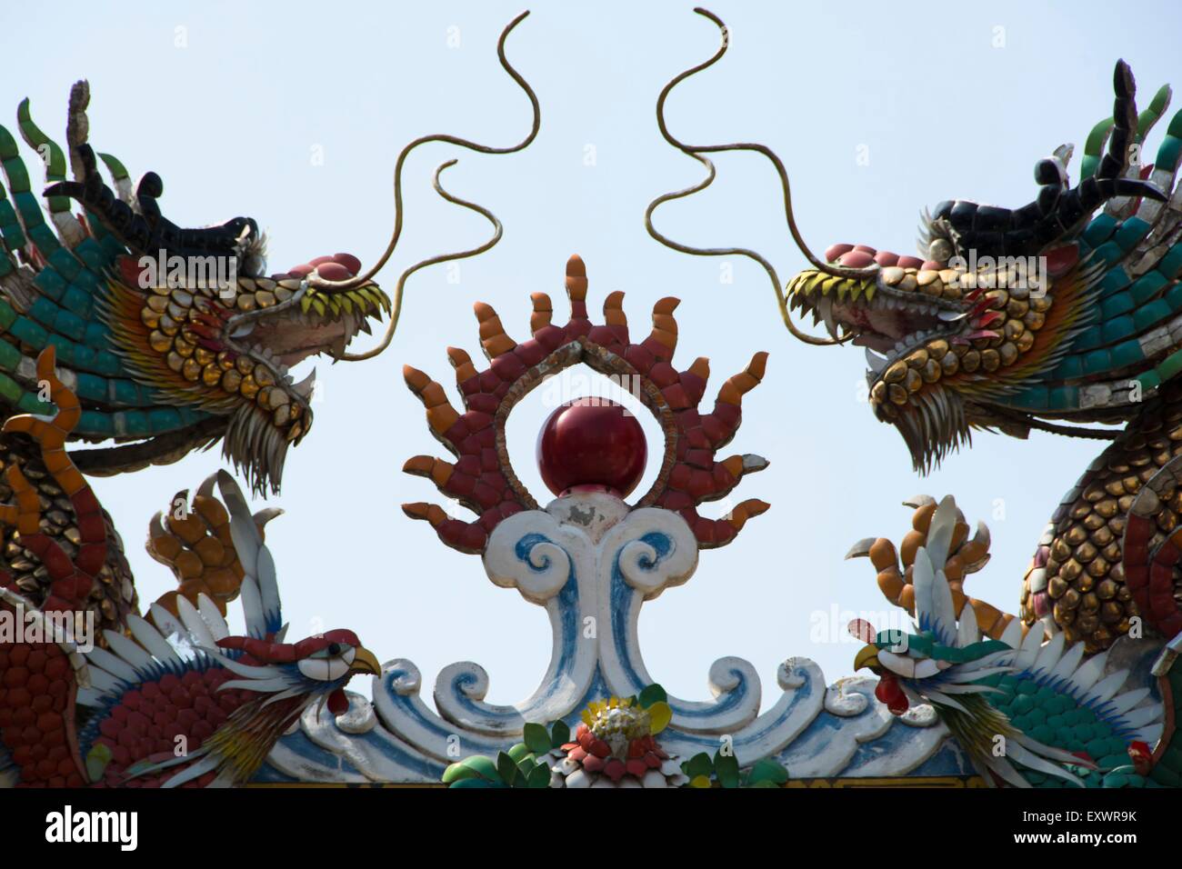 Chinese Temple Dragon Figures In Bangkok Thailand Stock Photo Alamy Chinese Temple Dragon Figures In Bangkok Thailand Stock Photo Alamy