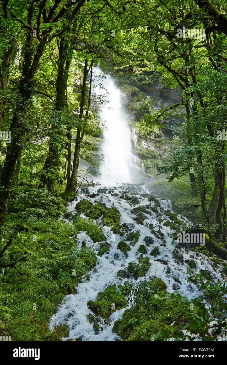 waterfall-cirque-de-consolation-consolation-maisonnettes-franche