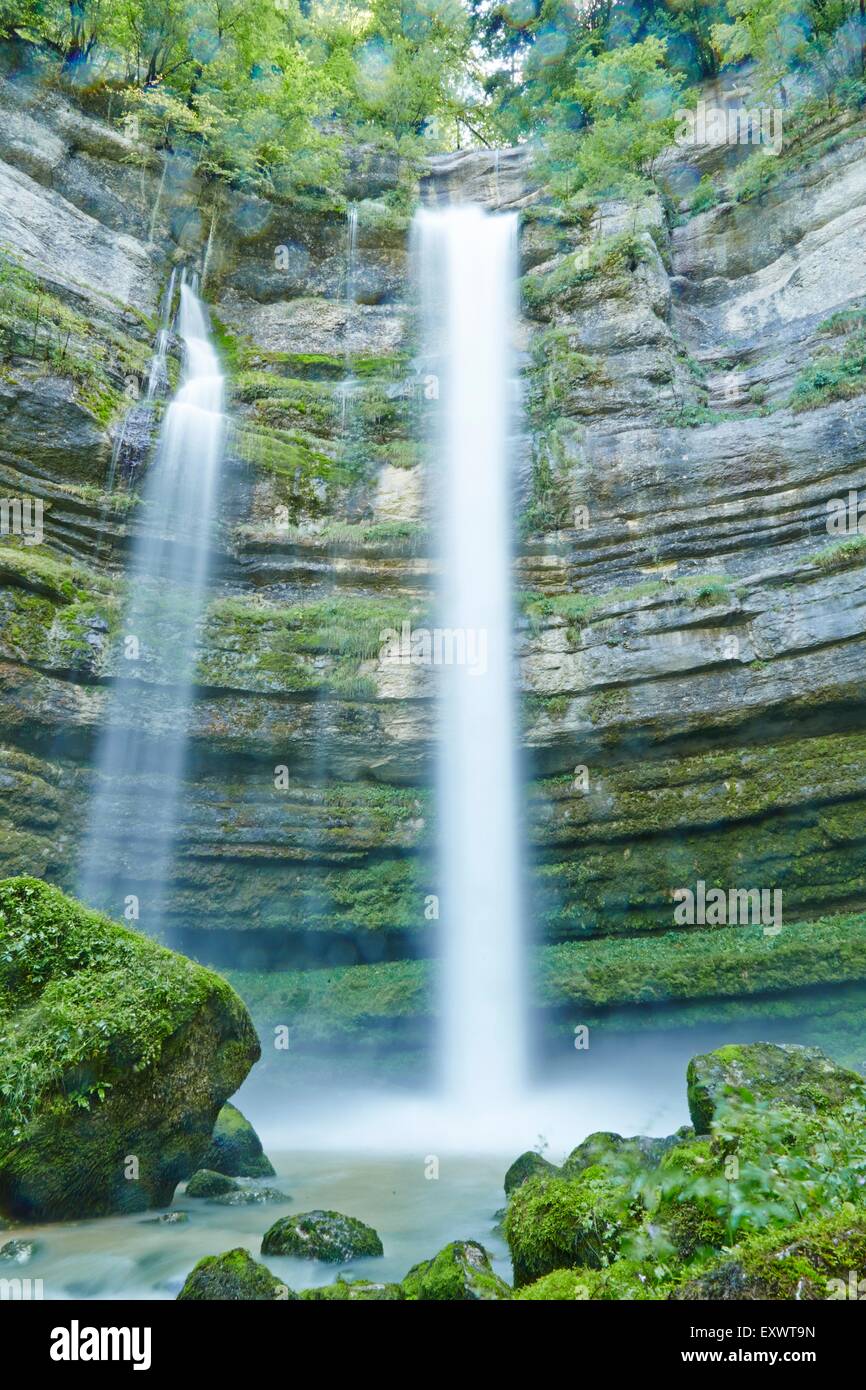 waterfall-cirque-de-consolation-consolation-maisonnettes-franche
