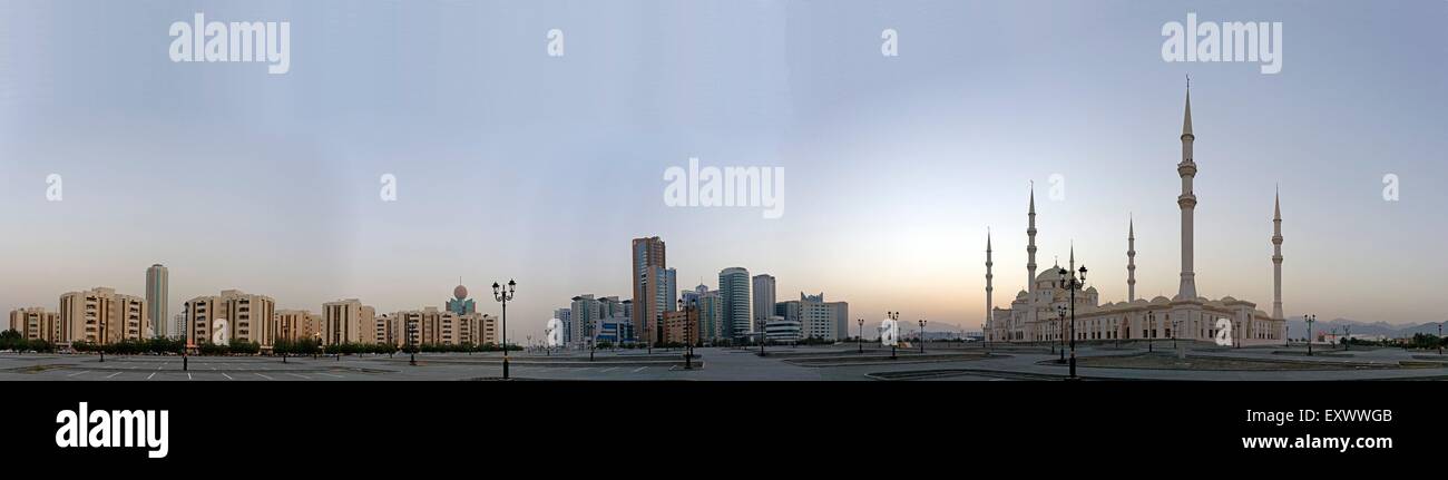 Fujairah city hi-res stock photography and images - Alamy