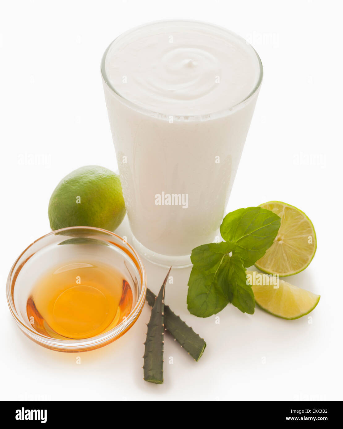 Honey, lime and mint smoothie Stock Photo Alamy