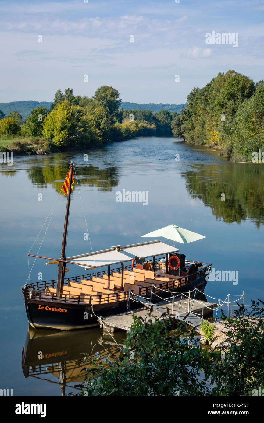 Dordogne river boat hi-res stock photography and images - Alamy