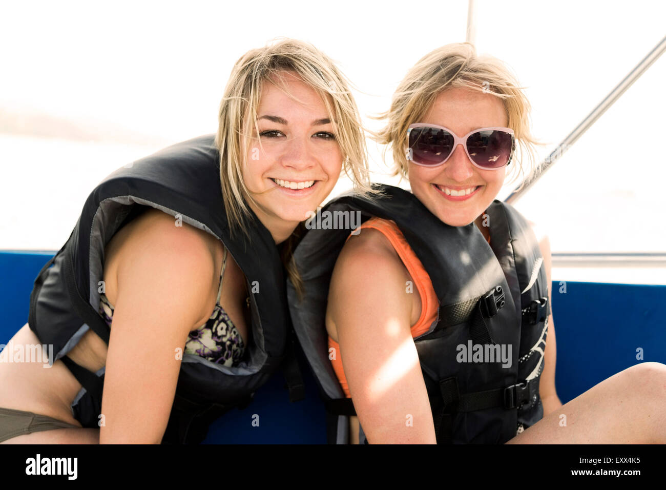 Two friends 20 24 years bikini hi-res stock photography and images - Alamy