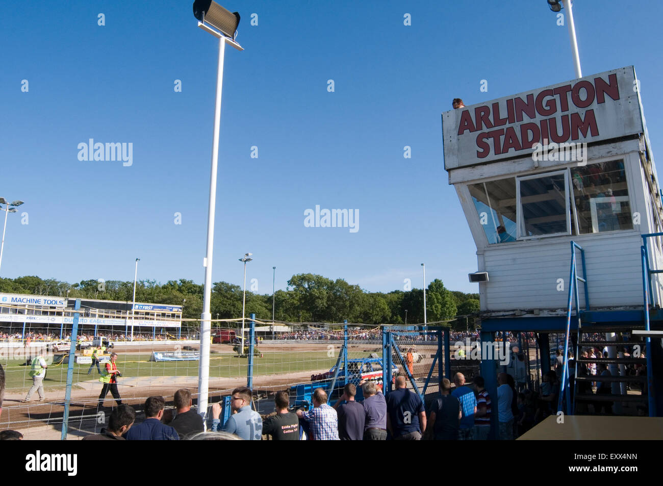 crowds of spectators at a banger race at Arlington speedway stadium near eastborne uk spectator motor sport demolition derby der Stock Photo