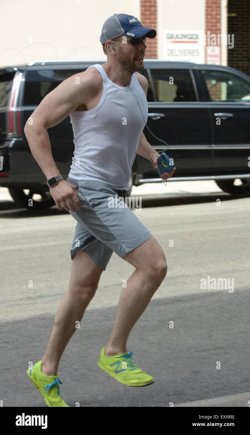 Celebrities out and about in Manhattan Featuring: Joel McHale Where: New  York City, New York, United States When: 16 May 2015 Stock Photo - Alamy