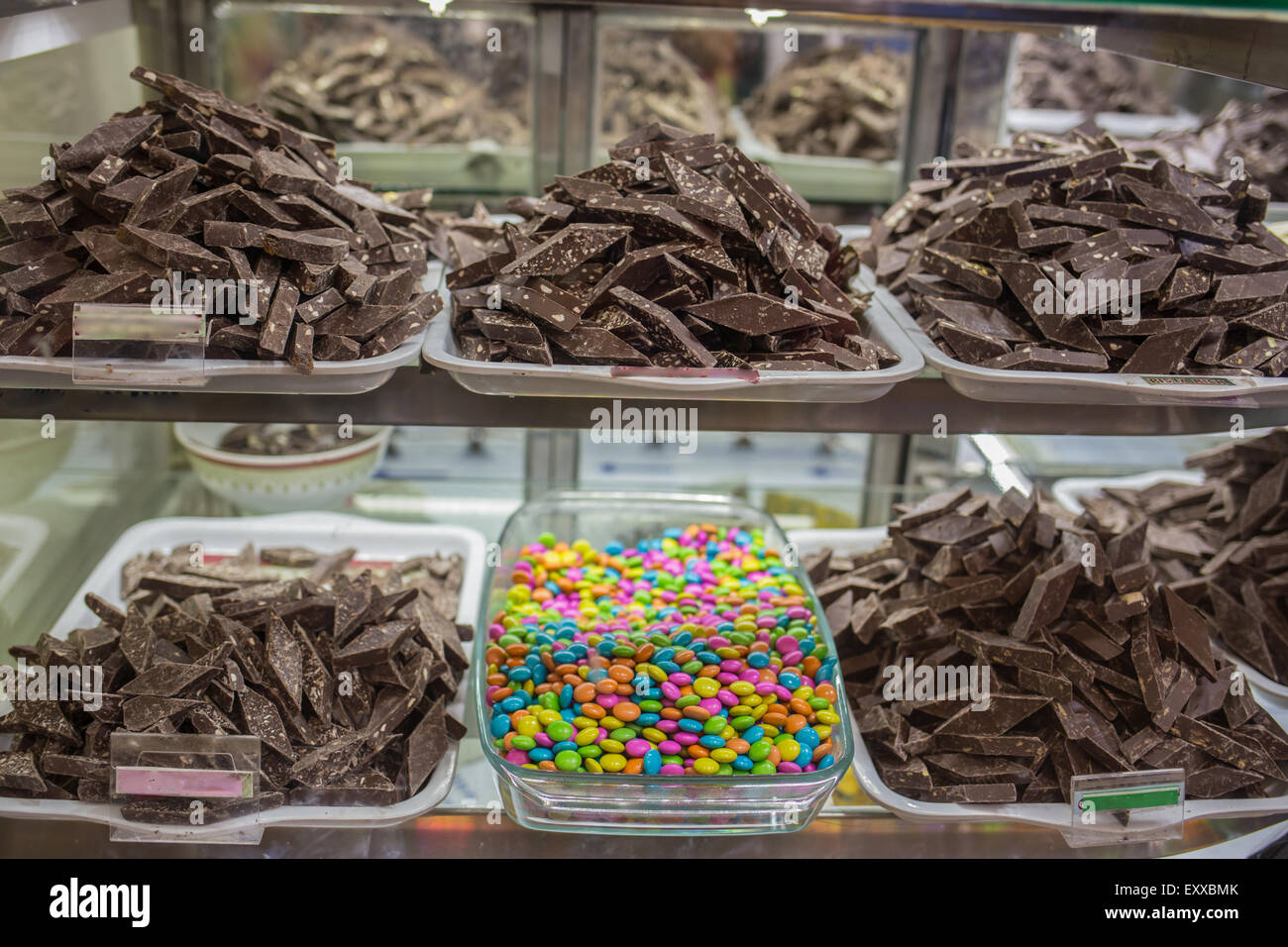 cocoa powder mountain, chocolate bars Stock Photo Alamy