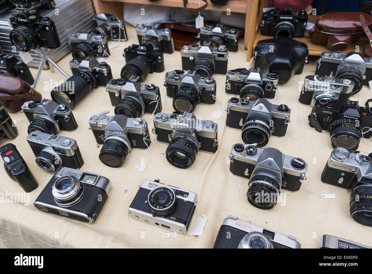 Old camera hires stock photography and images Alamy