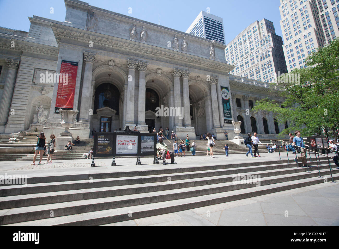 New york public library exterior hi-res stock photography and images ...