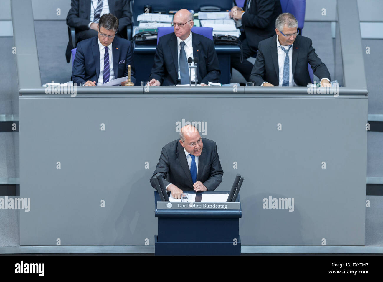 Berlin, Germany. 17th July, 2015. Special session of the German Parliament - consultation of government on the ' negotiations of the Government Federal relative to the concession of financial support for the Hellenic Republic of Greece ' realized at the German Parliament on 17.07.2015 in Berlin, Germany. / Picture: Gregor Gysi, DIE LINKE, during his speech at the session of the german Parliament relative to the concession of financial support for the Hellenic Republic of Greece. Credit:  Reynaldo Chaib Paganelli/Alamy Live News Stock Photo