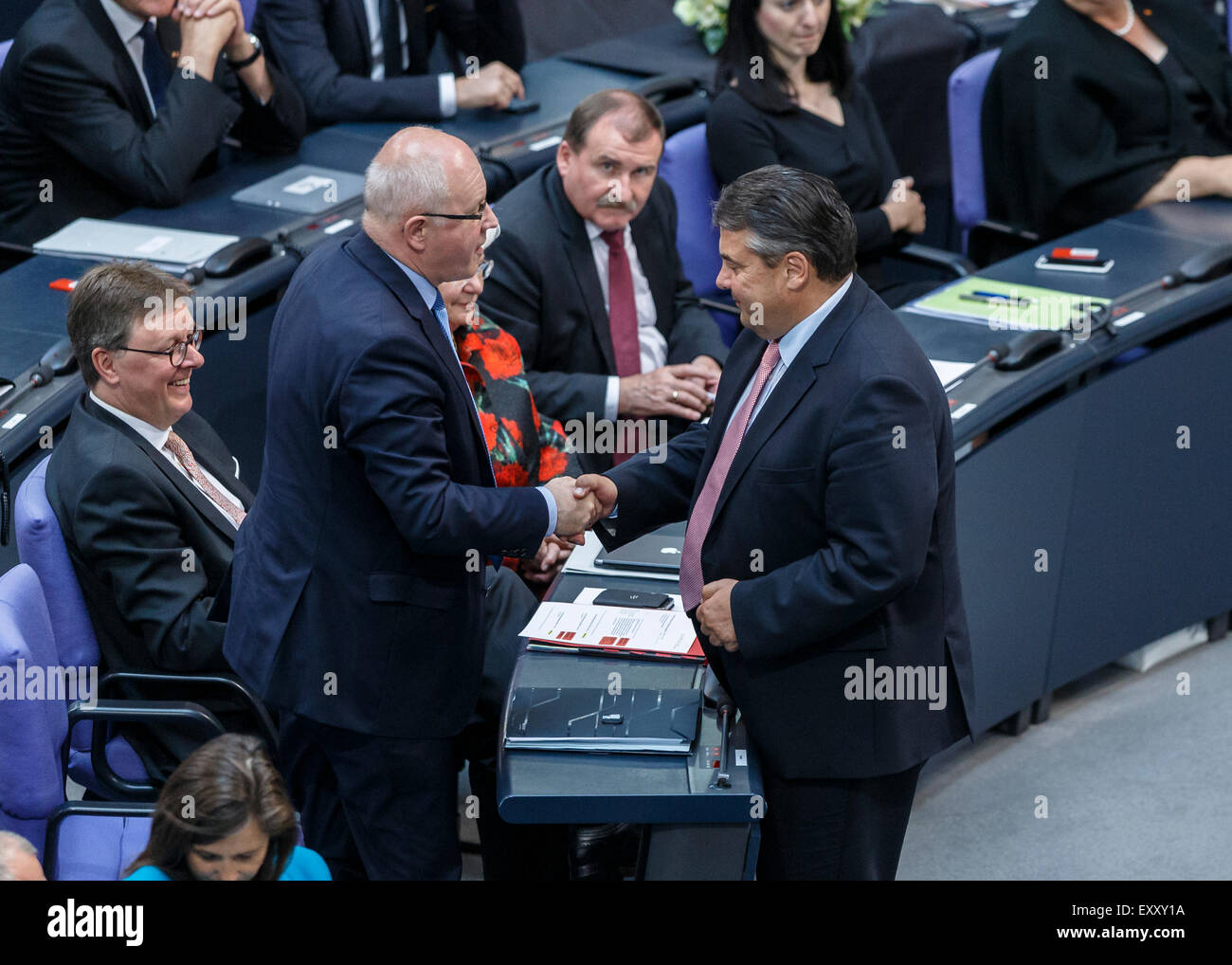 Berlin, Germany. 17th July, 2015. Special session of the German Parliament - consultation of government on the ' negotiations of the Government Federal relative to the concession of financial support for the Hellenic Republic of Greece ' realized at the German Parliament on 17.07.2015 in Berlin, Germany./Picture: Volker Krauder, Chairman of the CDU, and Sigmar Gabriel (SPD), German Minister of Economy and Energy. Credit:  Reynaldo Chaib Paganelli/Alamy Live News Stock Photo