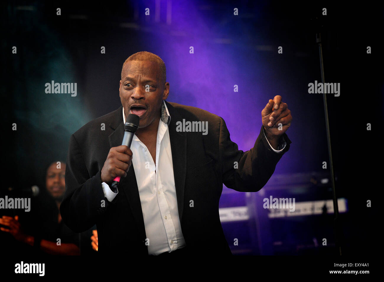 Brentwood, Essex.  17th July, 2015.  The 80’s singer Alexander O’Neal entertains a sell-out crowd at the Brentwood Festival.   Credit:  Gordon Scammell. Alamy Live News. Stock Photo