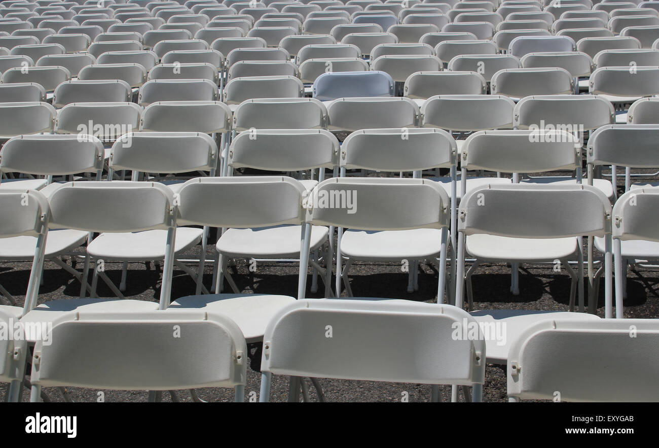 Folding chairs hi-res stock photography and images - Alamy