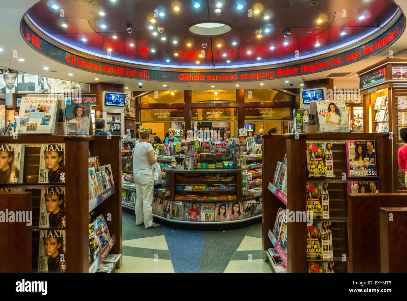 New York City, NY, USA, Woman Shopping Inside American News stand Store in Grand Central Station Terminal , contemporary retail interior design Stock Photo