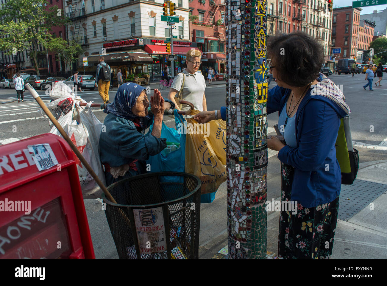 Pavement beggar hi-res stock photography and images - Alamy