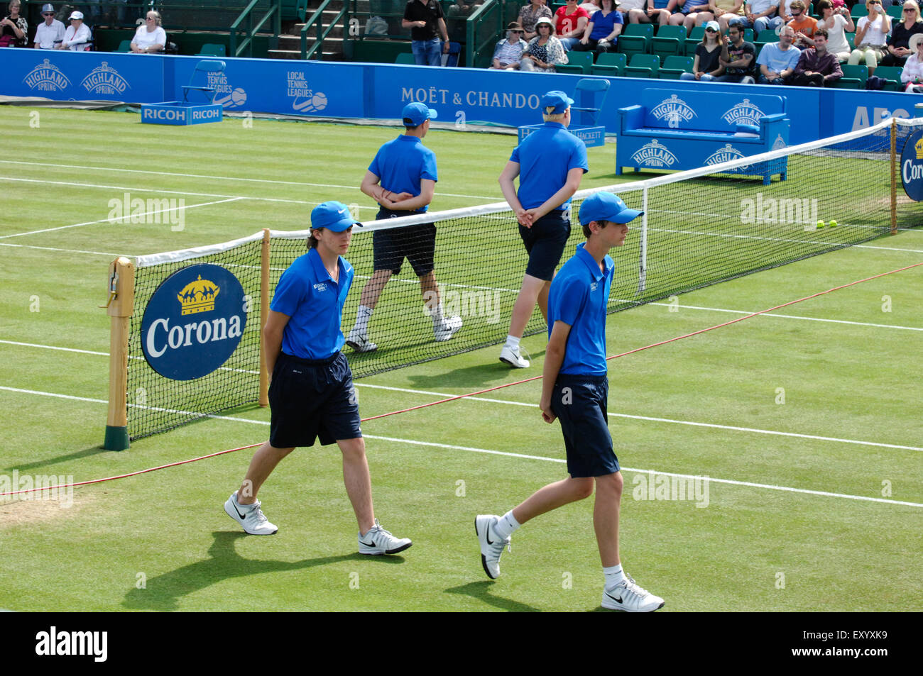 Tennis ball boys and ball girls Stock Photo Alamy