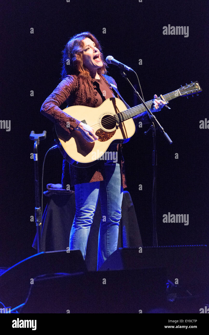 Rosanne cash hi-res stock photography and images - Alamy