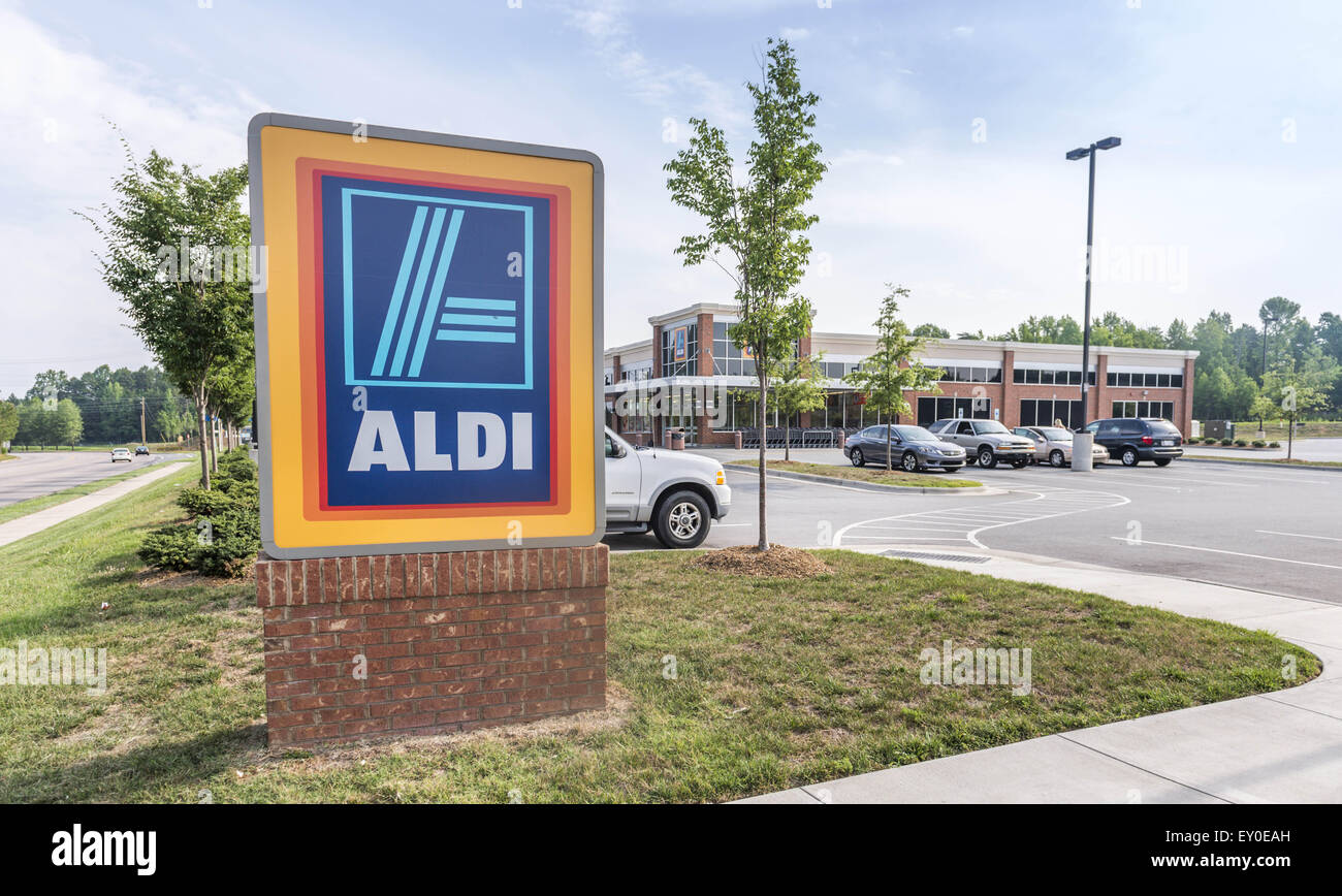 Salisbury, North Carolina, USA. 18th July, 2015. Aldi Supermarkets in