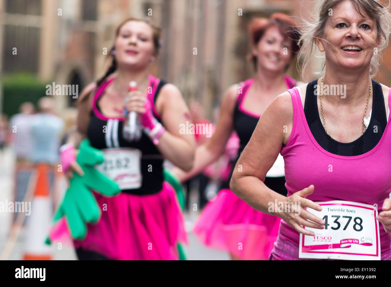 Cambridge, UK. 19th July, 2015. Race for Life 5k and 10k charity run for Cancer research UK, starting from Parkers - Stock Image