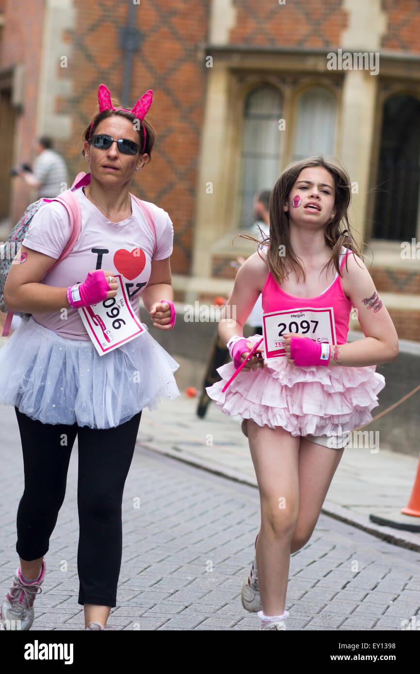 Cambridge, UK. 19th July, 2015. Race for Life 5k and 10k charity run for Cancer research UK, starting from Parkers - Stock Image